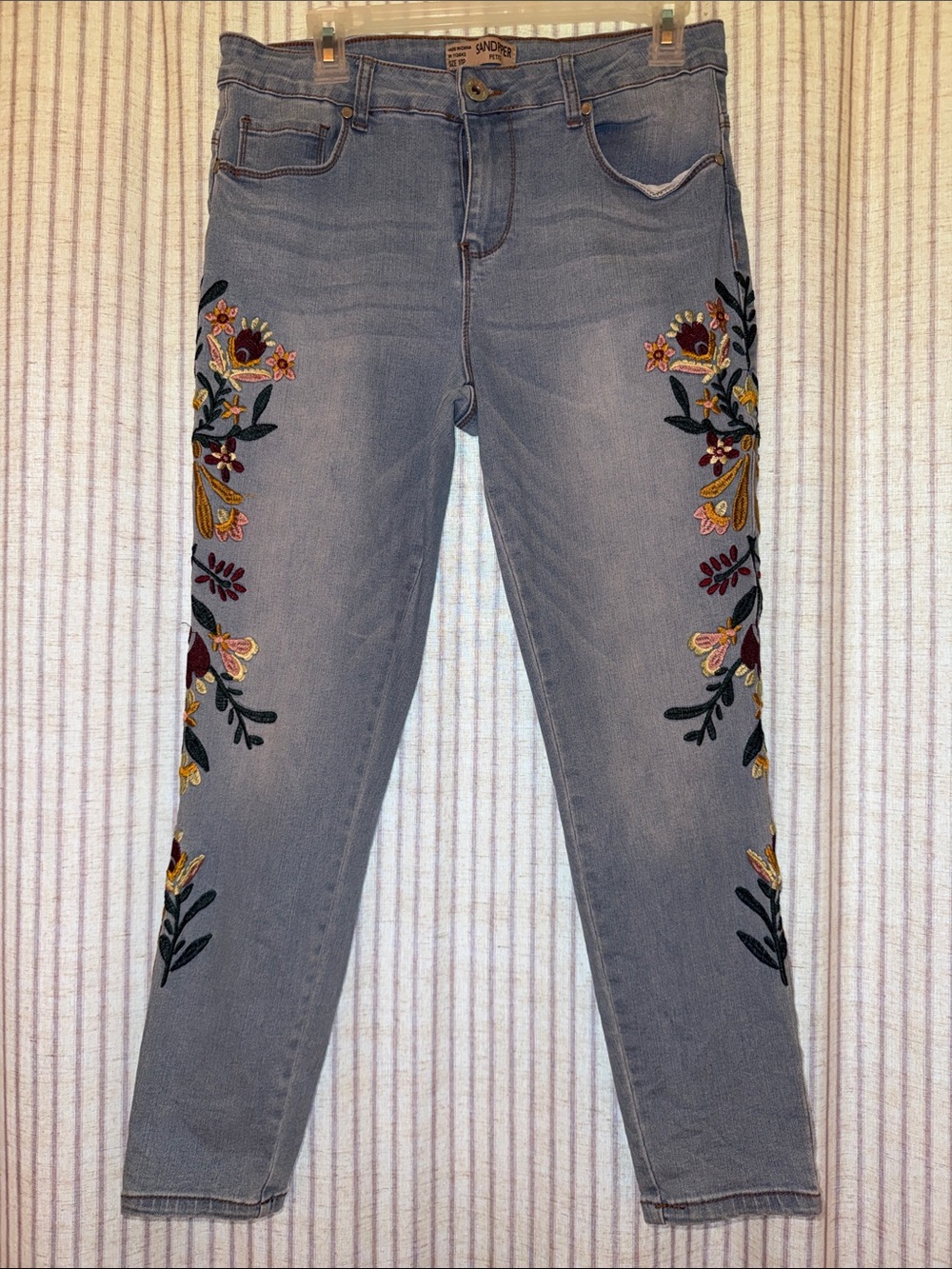 Light Blue Embroidered Floral Jeans l
